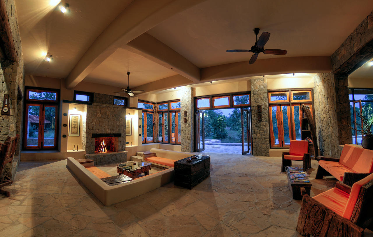 Kanha Earth Lodge Mandla Exterior photo