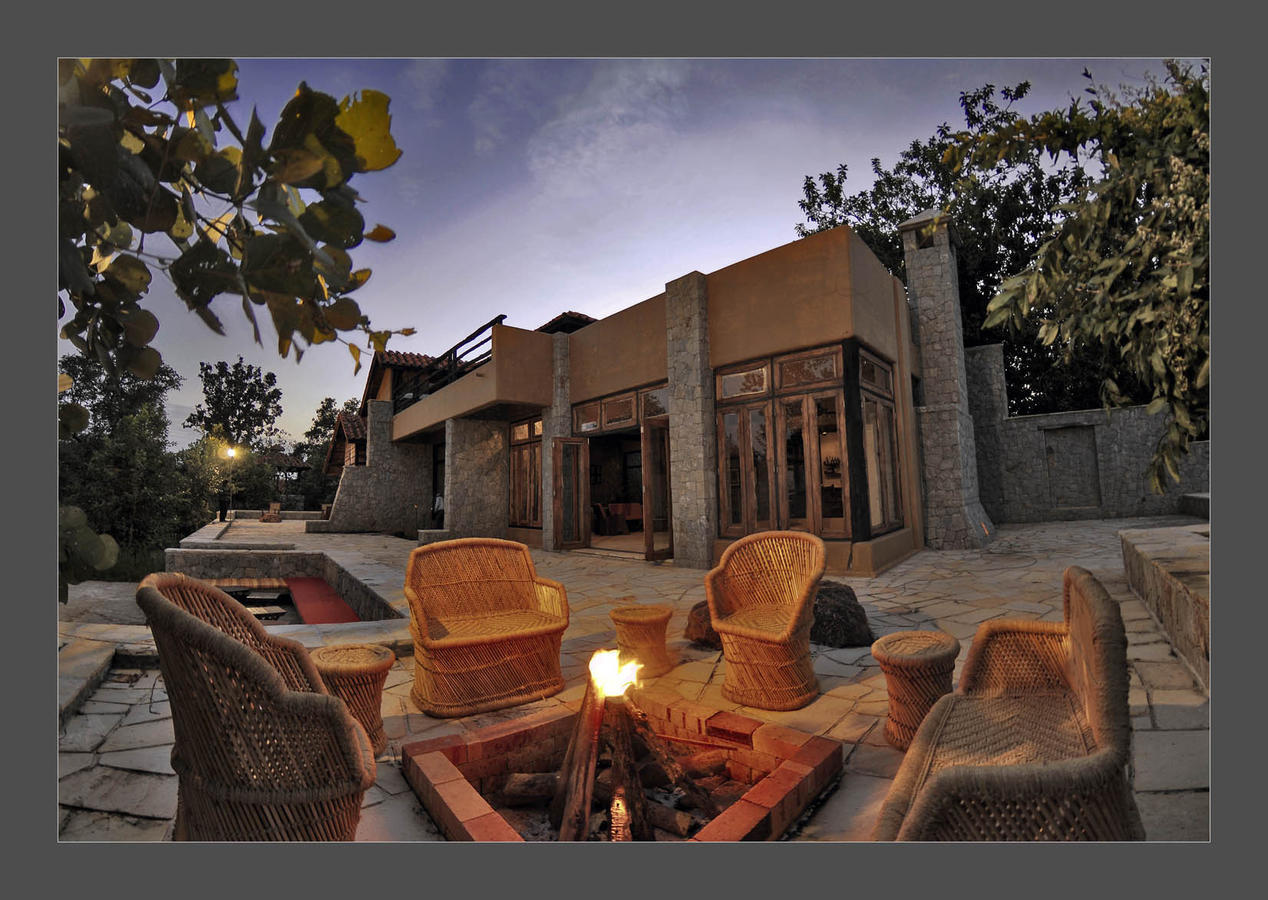 Kanha Earth Lodge Mandla Exterior photo