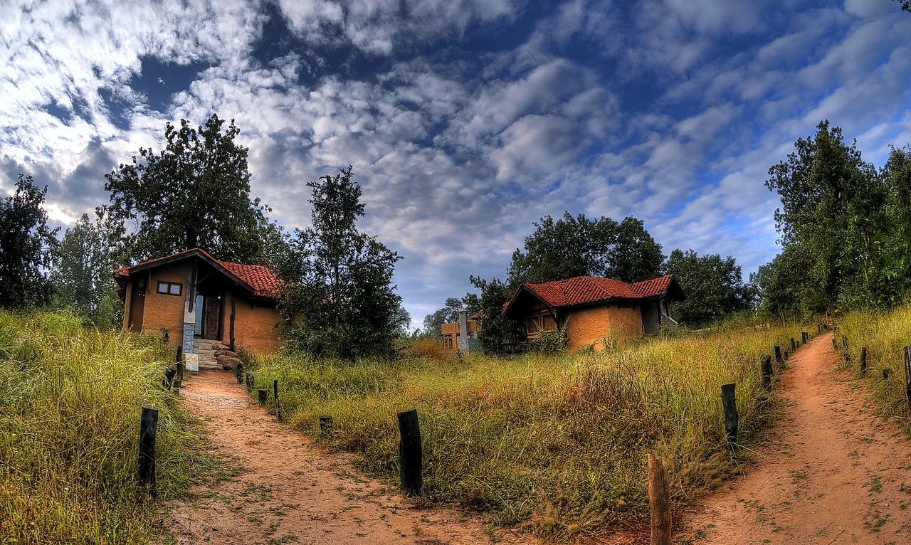 Kanha Earth Lodge Mandla Exterior photo