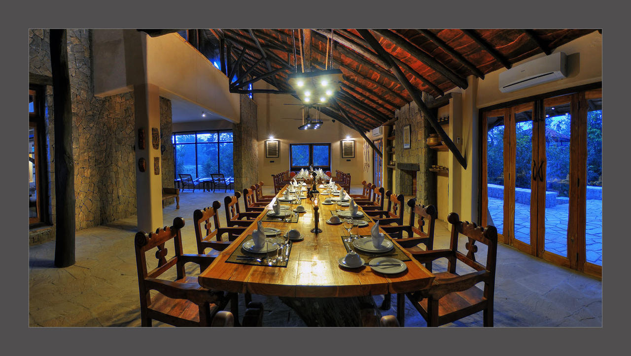 Kanha Earth Lodge Mandla Exterior photo