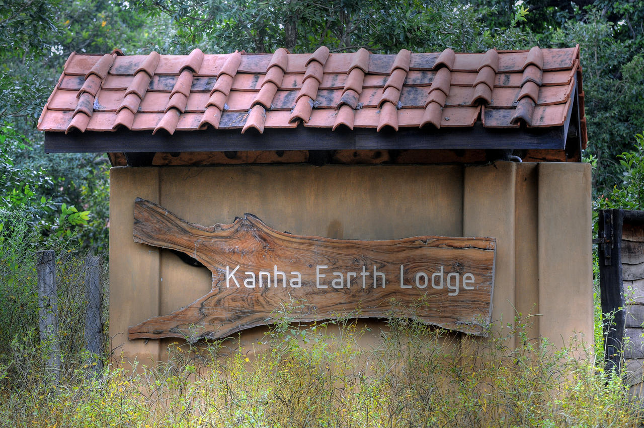 Kanha Earth Lodge Mandla Exterior photo